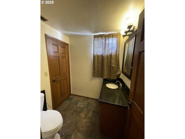 735 Sw MILL St, Sheridan, OR 97378