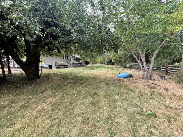 735 Sw MILL St, Sheridan, OR 97378