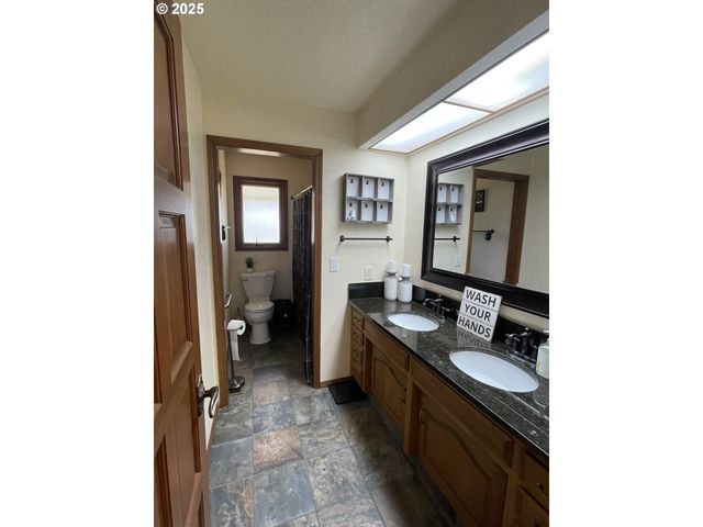 735 Sw MILL St, Sheridan, OR 97378