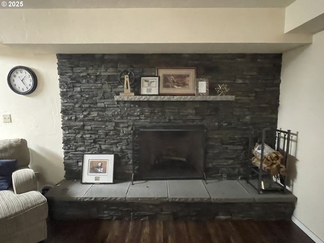 735 Sw MILL St, Sheridan, OR 97378