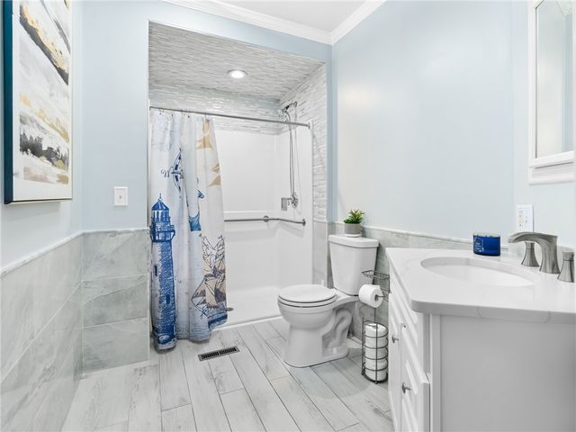 2 Medinah Drive, West Warwick, RI 02893
