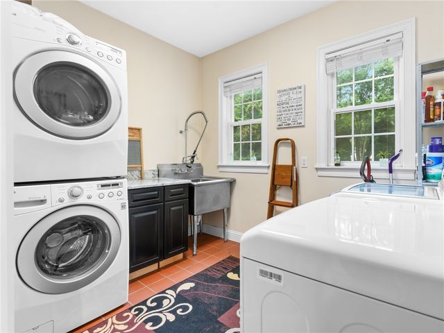2 Medinah Drive, West Warwick, RI 02893