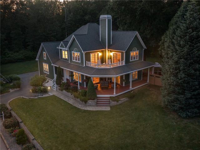 2 Medinah Drive, West Warwick, RI 02893