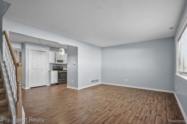 29378 Maurice Court, New Baltimore, MI 48047