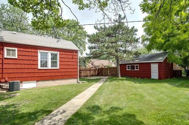 12001 Greenwood Avenue, Blue Island, IL 60406