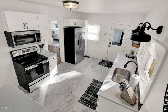 121 Penn Street, Westfield, IN 46074