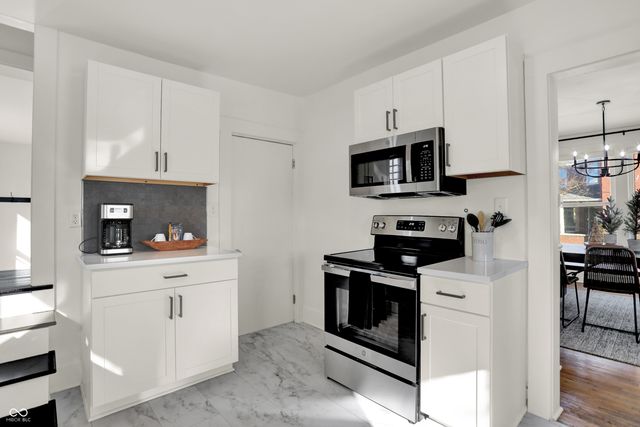 121 Penn Street, Westfield, IN 46074