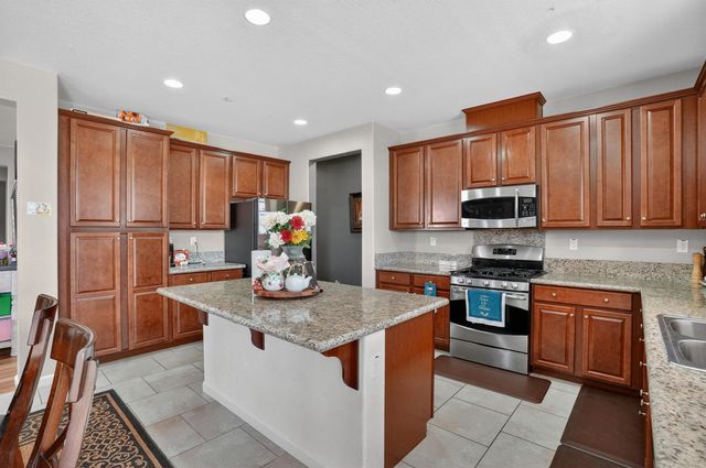 7434 Thorndale Way, Sacramento, CA 95829