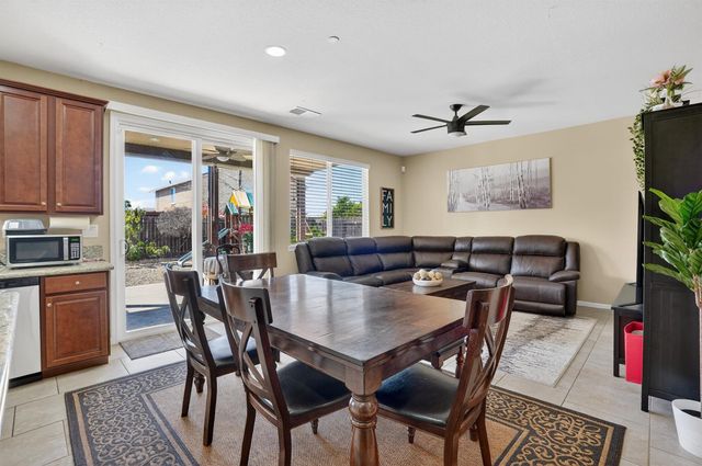 7434 Thorndale Way, Sacramento, CA 95829