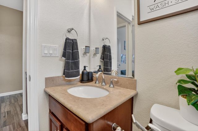 7434 Thorndale Way, Sacramento, CA 95829