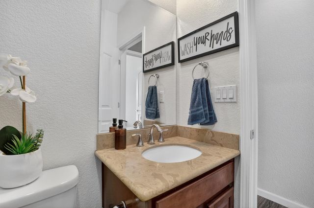 7434 Thorndale Way, Sacramento, CA 95829