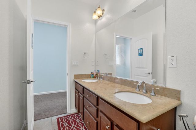 7434 Thorndale Way, Sacramento, CA 95829