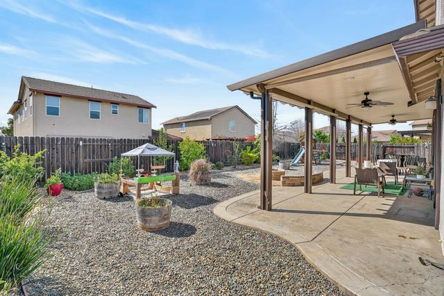 7434 Thorndale Way, Sacramento, CA 95829