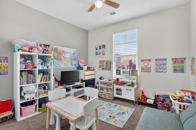 7434 Thorndale Way, Sacramento, CA 95829