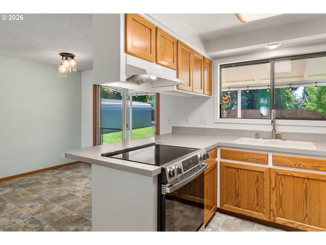 4024 KILDARE St, Eugene, OR 97404