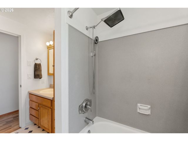 4024 KILDARE St, Eugene, OR 97404