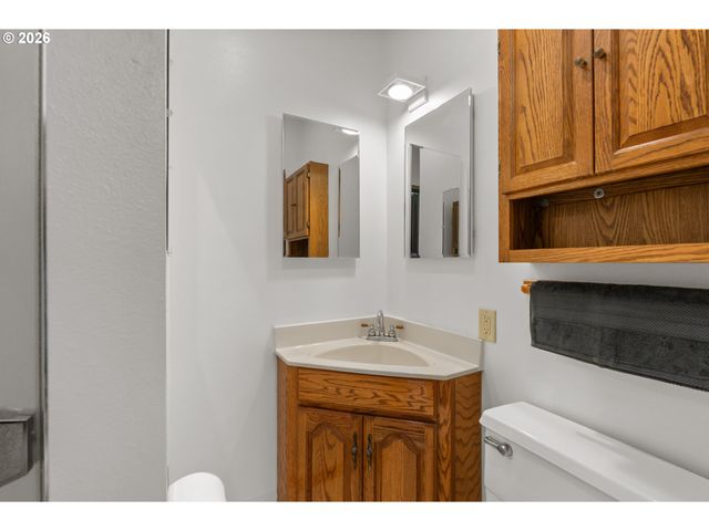 4024 KILDARE St, Eugene, OR 97404