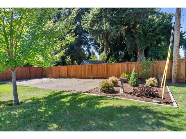 4024 KILDARE St, Eugene, OR 97404