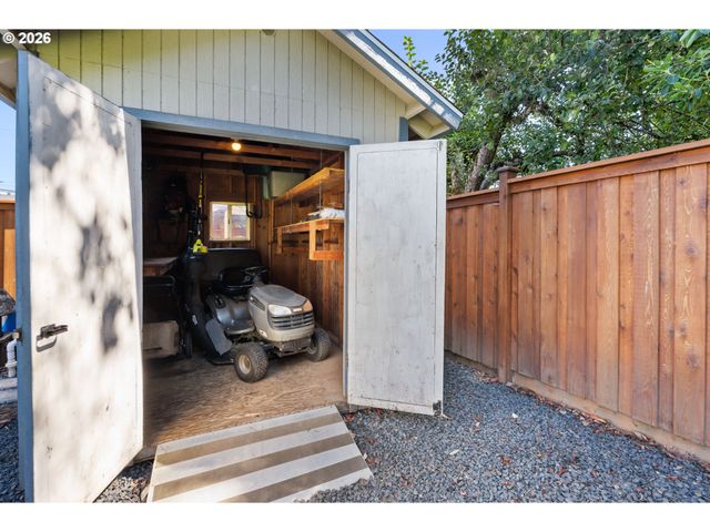 4024 KILDARE St, Eugene, OR 97404