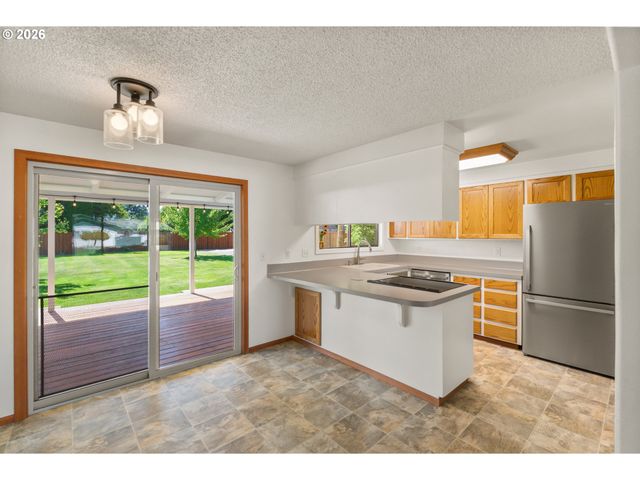 4024 KILDARE St, Eugene, OR 97404