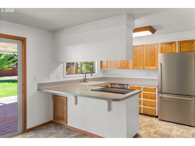 4024 KILDARE St, Eugene, OR 97404
