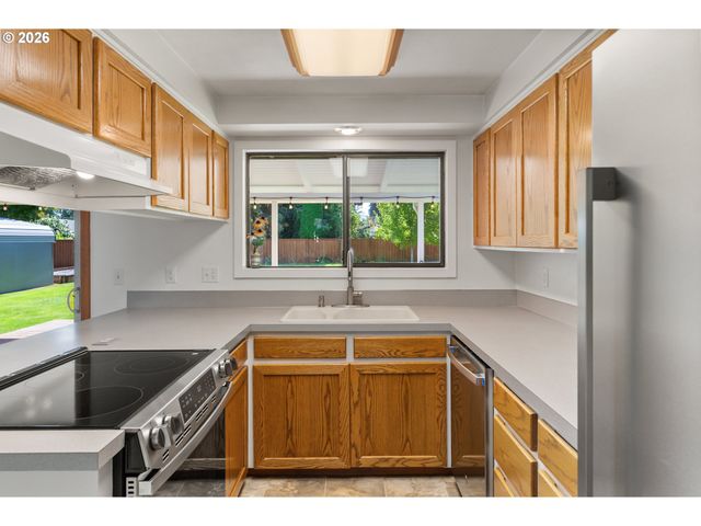 4024 KILDARE St, Eugene, OR 97404