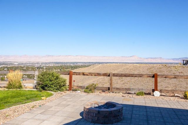 182 Skyline Ridge Court, Grand Junction, CO 81503