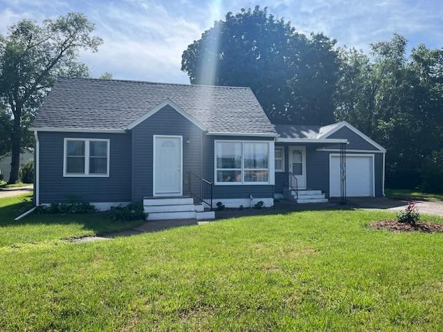 1017 Sibley Avenue S, Litchfield, MN 55355