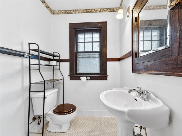 79 Arvine Hts, Rochester, NY 14611