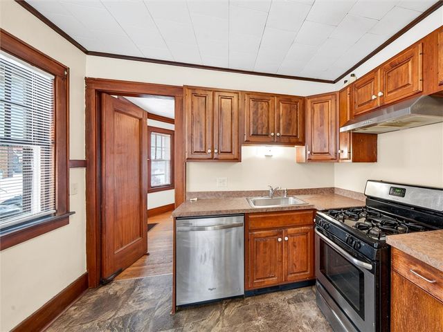 79 Arvine Hts, Rochester, NY 14611