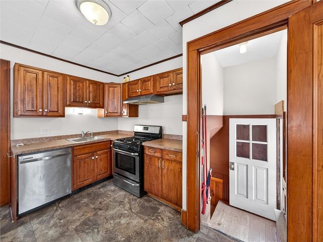 79 Arvine Hts, Rochester, NY 14611