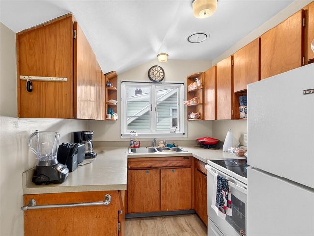 79 Arvine Hts, Rochester, NY 14611