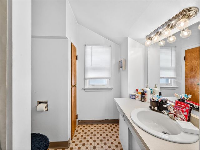 79 Arvine Hts, Rochester, NY 14611