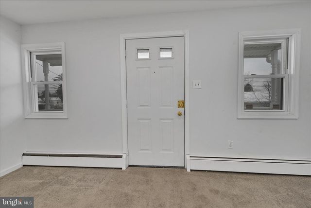 28 W DONALDSON ST, Tremont, PA 17981