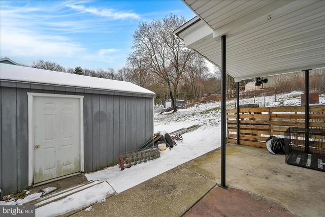 28 W DONALDSON ST, Tremont, PA 17981