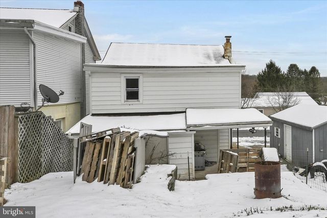 28 W DONALDSON ST, Tremont, PA 17981