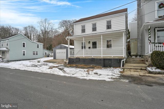 28 W DONALDSON ST, Tremont, PA 17981