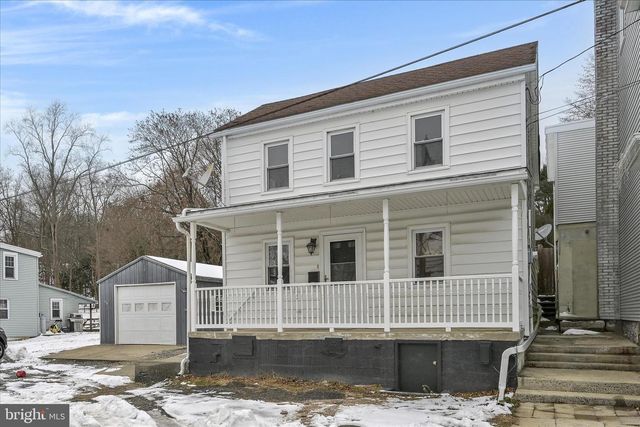 28 W DONALDSON ST, Tremont, PA 17981