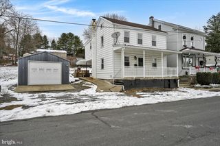 28 W DONALDSON ST, Tremont, PA 17981