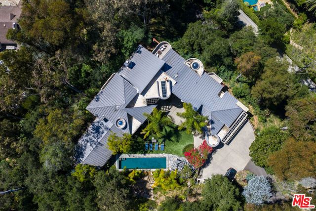 1060 Oakmont Street, Los Angeles, CA 90049