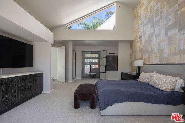 1060 Oakmont Street, Los Angeles, CA 90049