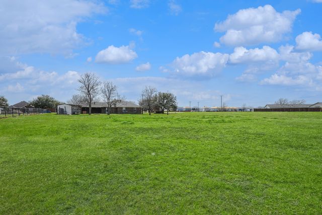 101 County Road 1010, Princeton, TX 75407