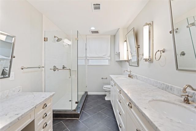 7607 Meadowglen Lane, Houston, TX 77063