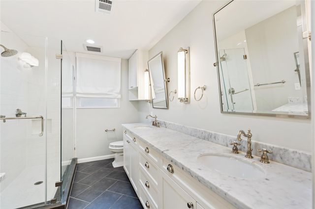 7607 Meadowglen Lane, Houston, TX 77063