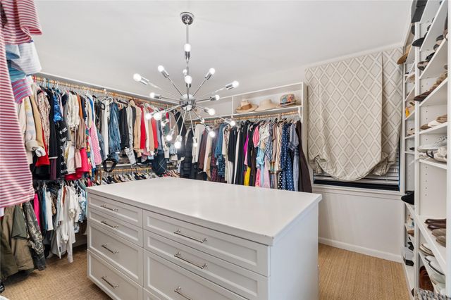 7607 Meadowglen Lane, Houston, TX 77063