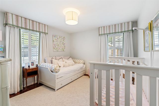 7607 Meadowglen Lane, Houston, TX 77063