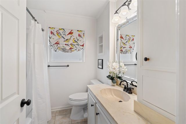 7607 Meadowglen Lane, Houston, TX 77063