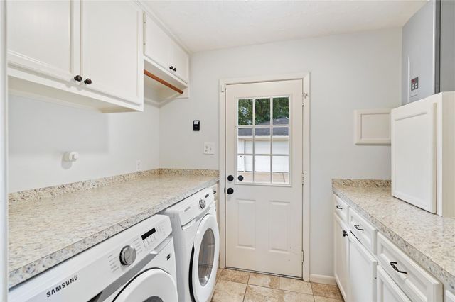 7607 Meadowglen Lane, Houston, TX 77063