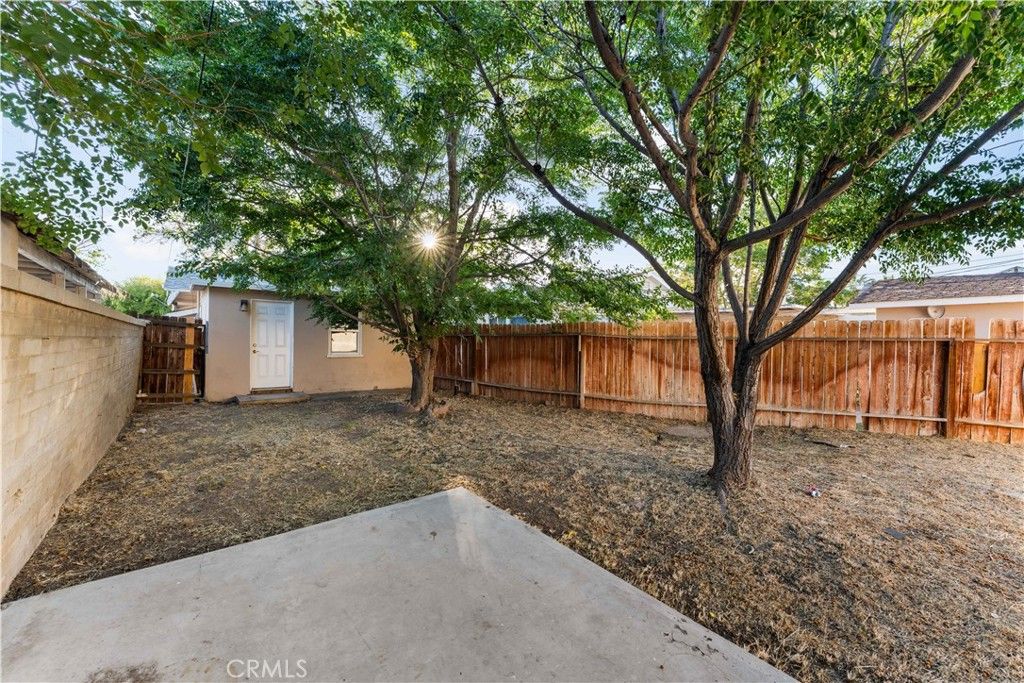 Image 10 of property listing at 44636 Cedar Avenue, Lancaster, CA 93534