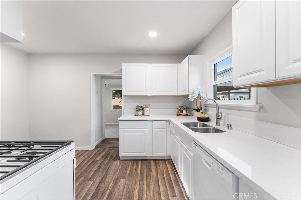 Image 22 of property listing at 44636 Cedar Avenue, Lancaster, CA 93534